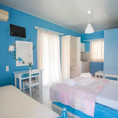 Blue White House Apartment *