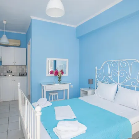 Blue White House Apartment *
