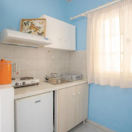 Blue White House Apartment Kalamitsi (Lefkada)