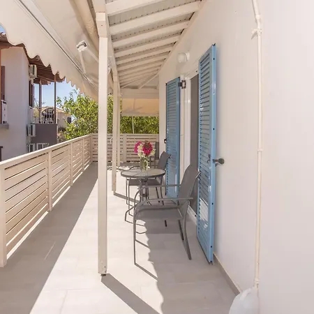 Blue White House * Kalamitsi (Lefkada)