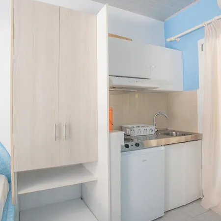Blue White House Apartment *