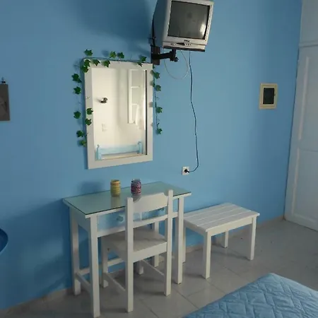 Blue White House Kalamítsi