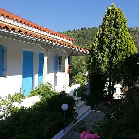 Blue White House Apartament